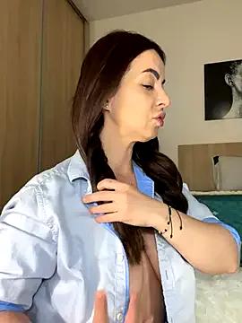 Roxanne_Skye from StripChat is Freechat