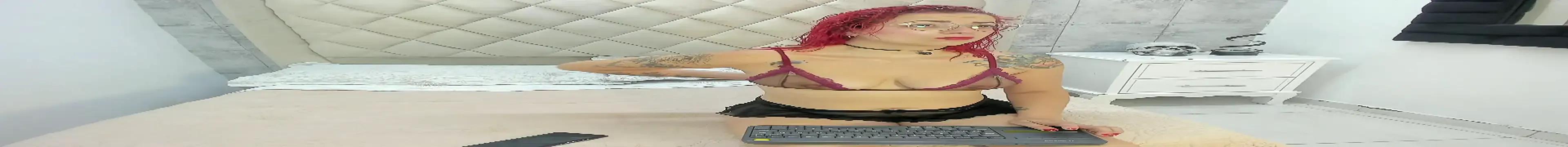 RoxanneStorm_ from StripChat is Freechat