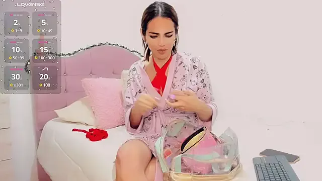 Freechat Rubi_30 on StripChat