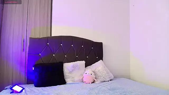 Ruby_Whispers from StripChat is Freechat