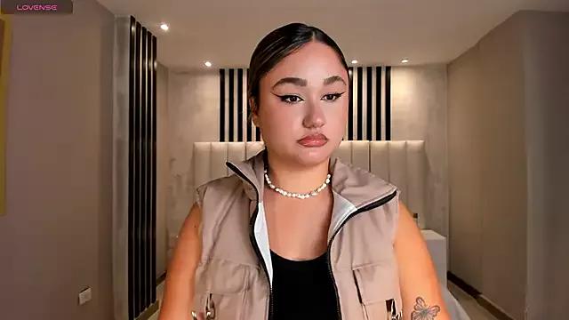 SamanthaConnorX from StripChat is Freechat