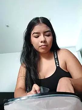SamanthaHills_ from StripChat is Freechat