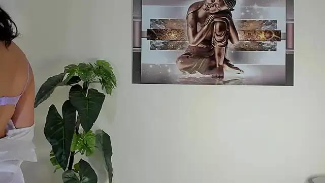 SamayRyann from StripChat is Freechat