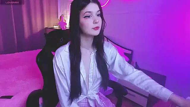 SapphireSiren from StripChat is Freechat