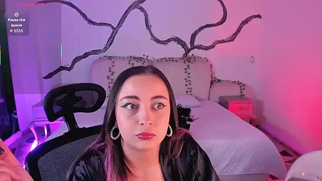 SarahCastro1_ from StripChat is Freechat