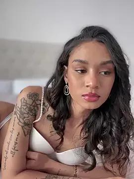 Sarakux from StripChat is Freechat