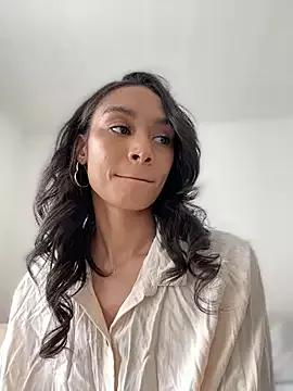 Sarakux from StripChat