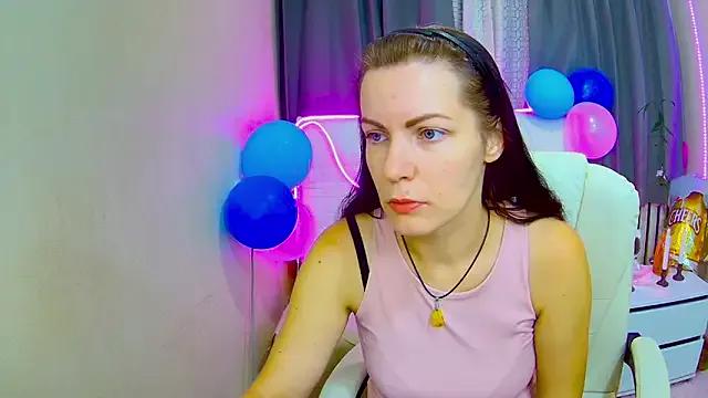 SaraLoritte from StripChat is Freechat