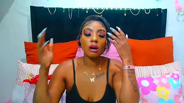 SAVAGExBOO from StripChat