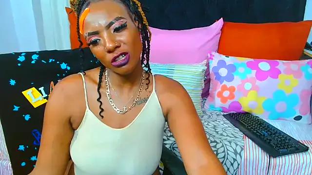 SAVAGExBOO from StripChat