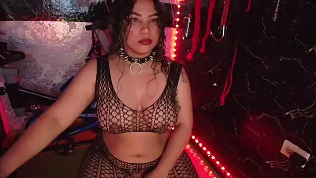 Freechat scarlet_queen__ on StripChat