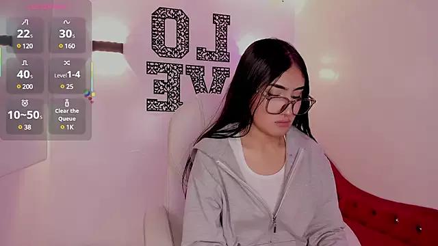 Scarleth__Brown from StripChat is Freechat