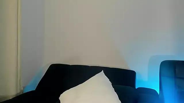 Scarlett_grand from StripChat is Freechat