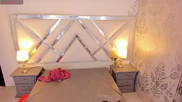 selenareyes from StripChat is Freechat
