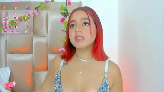 SeleneMiiller from StripChat