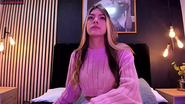 Freechat selenne_schmitt on StripChat