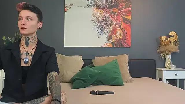 SellenaAndKenny from StripChat is Freechat