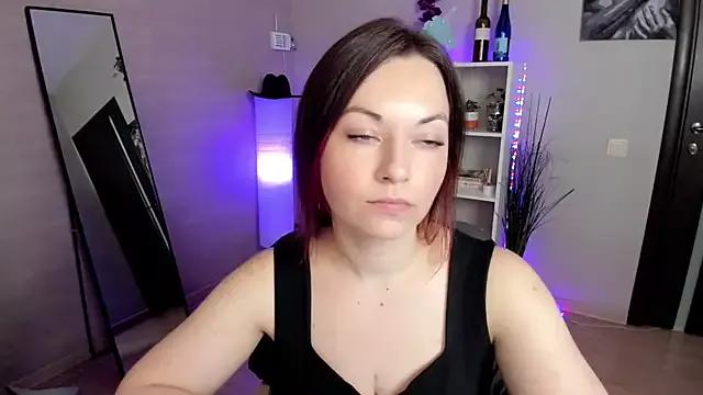 Serena_Woods from StripChat is Freechat