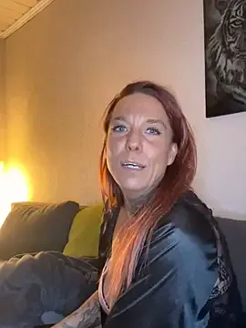 Freechat SexyInkedMiilfxx on StripChat