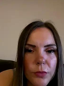 SexyLoLoUK from StripChat is Freechat