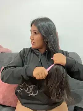 SharaRous from StripChat is Freechat