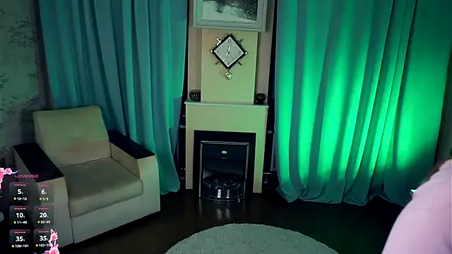 Freechat ShariTietge on StripChat