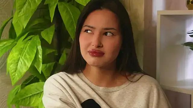 ShaynaHarns from StripChat is Freechat