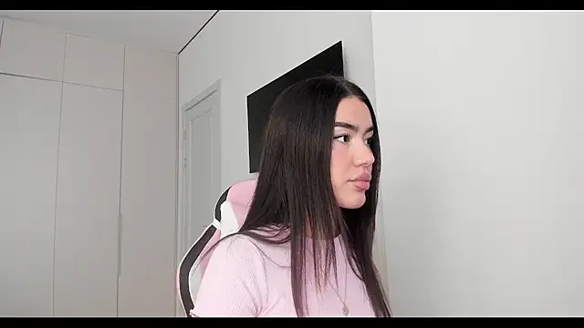 Freechat Shineel on StripChat