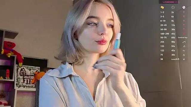 ShizukaBlanche from StripChat is Freechat