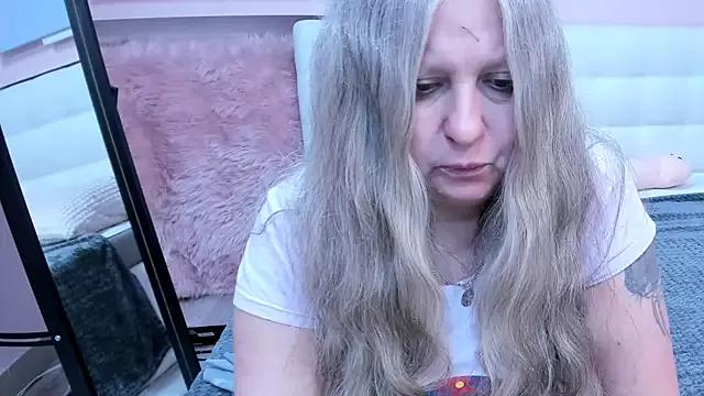 silver_moon_light from StripChat is Freechat