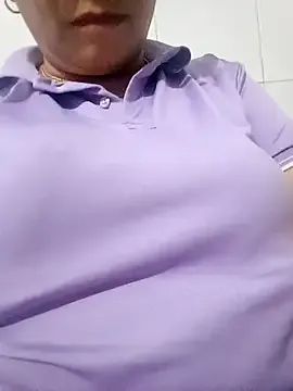 Freechat small-house123 on StripChat