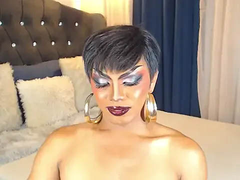 Freechat SmokingDomDiva on StripChat