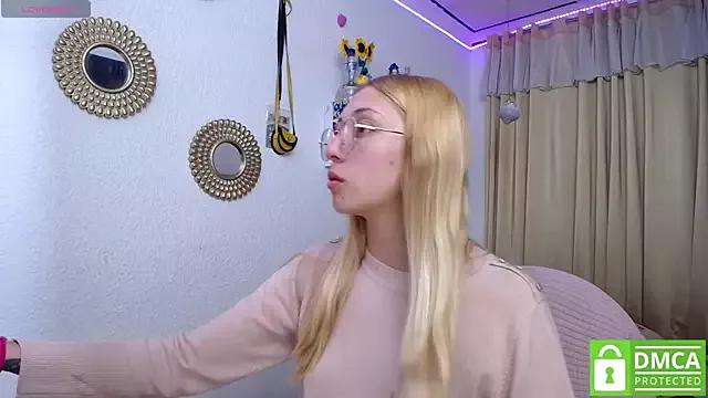 Soffy-brooks from StripChat