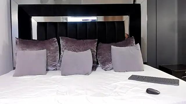 sophia_miilleer from StripChat is Freechat