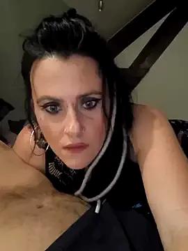 Sosso19squirt from StripChat is Freechat