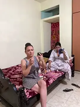 stargroup — 1 girl boobs