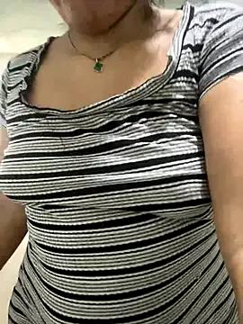 Steisy325 from StripChat