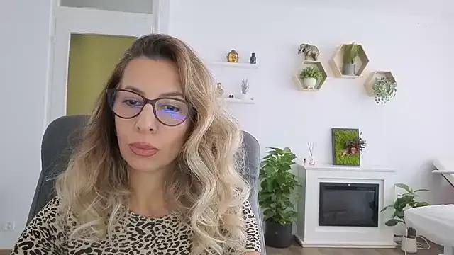 SukyGirl from StripChat