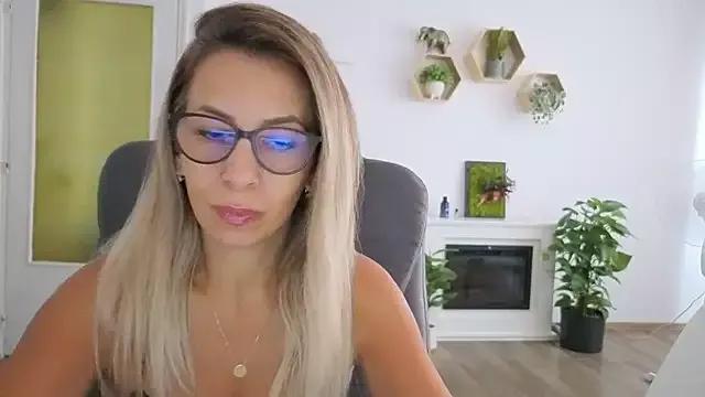 SukyGirl from StripChat