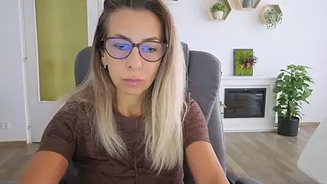 SukyGirl from StripChat