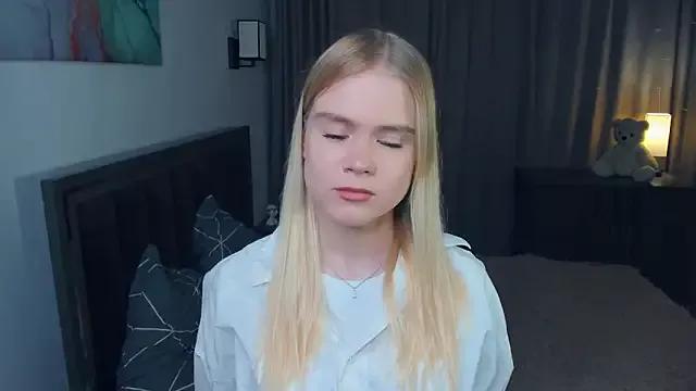 SunnyAltobello from StripChat is Freechat