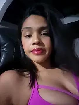 sweet_larisa from StripChat