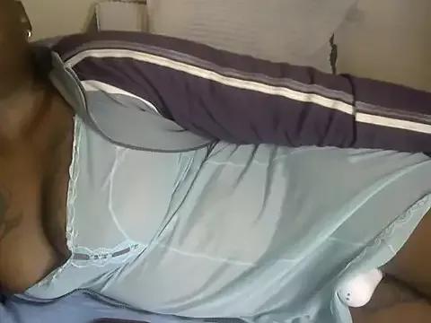 Sweetreena from StripChat is Freechat