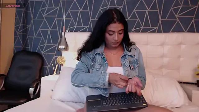 TamilynRouse from StripChat is Freechat