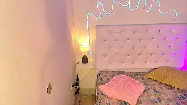 tatixxxvega from StripChat is Freechat