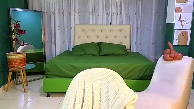 tessa_drawing from StripChat is Freechat