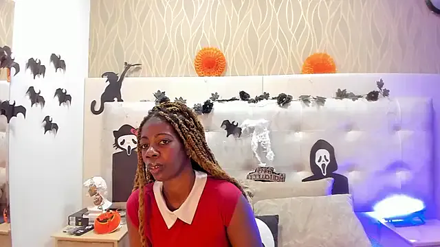 Freechat ThaliaWest on StripChat