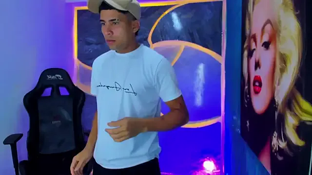 Freechat The_Boy_King on StripChat