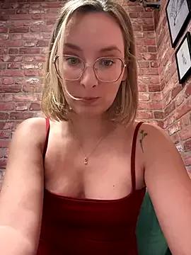 The_Snowwhitee from StripChat