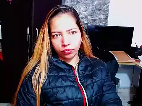 Freechat THEBOSSLARA on StripChat